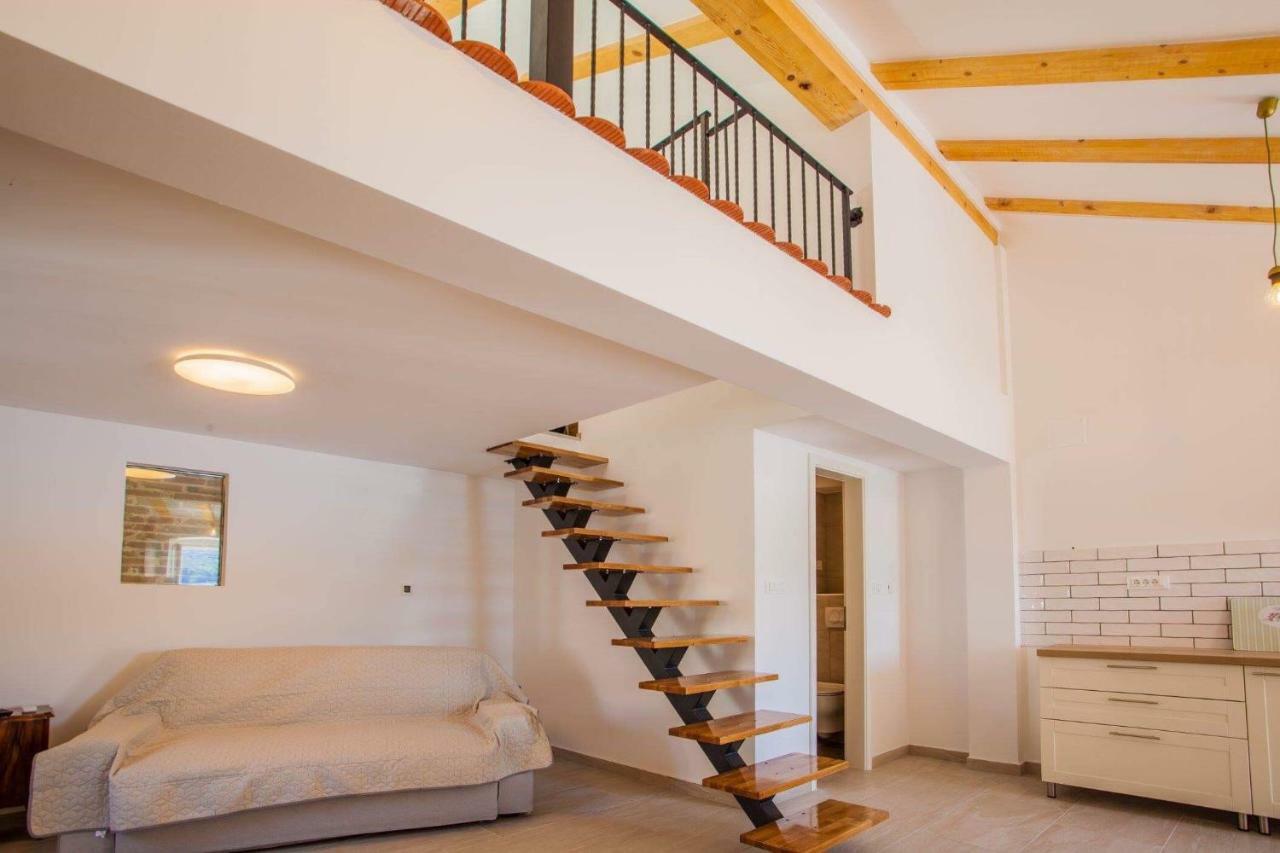 Apartmani Kraj Mora Cres Exterior foto